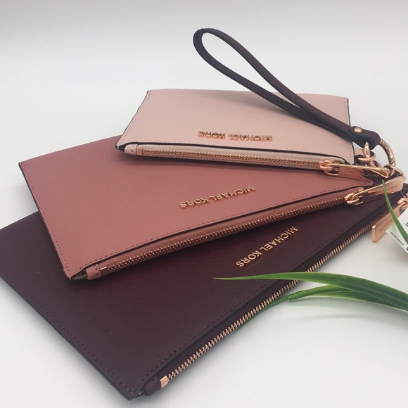 Michael Kors Jet Set Travel LG Trio Wristlet Leath - Picture 2 of 8